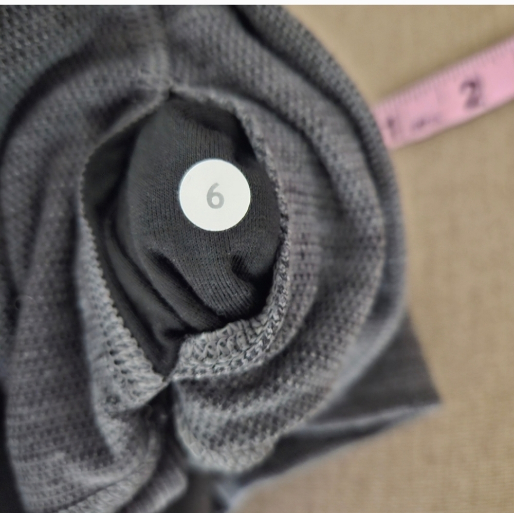 Lululemon leggings size 6 gray crop variegated knit - Picture 12 of 12